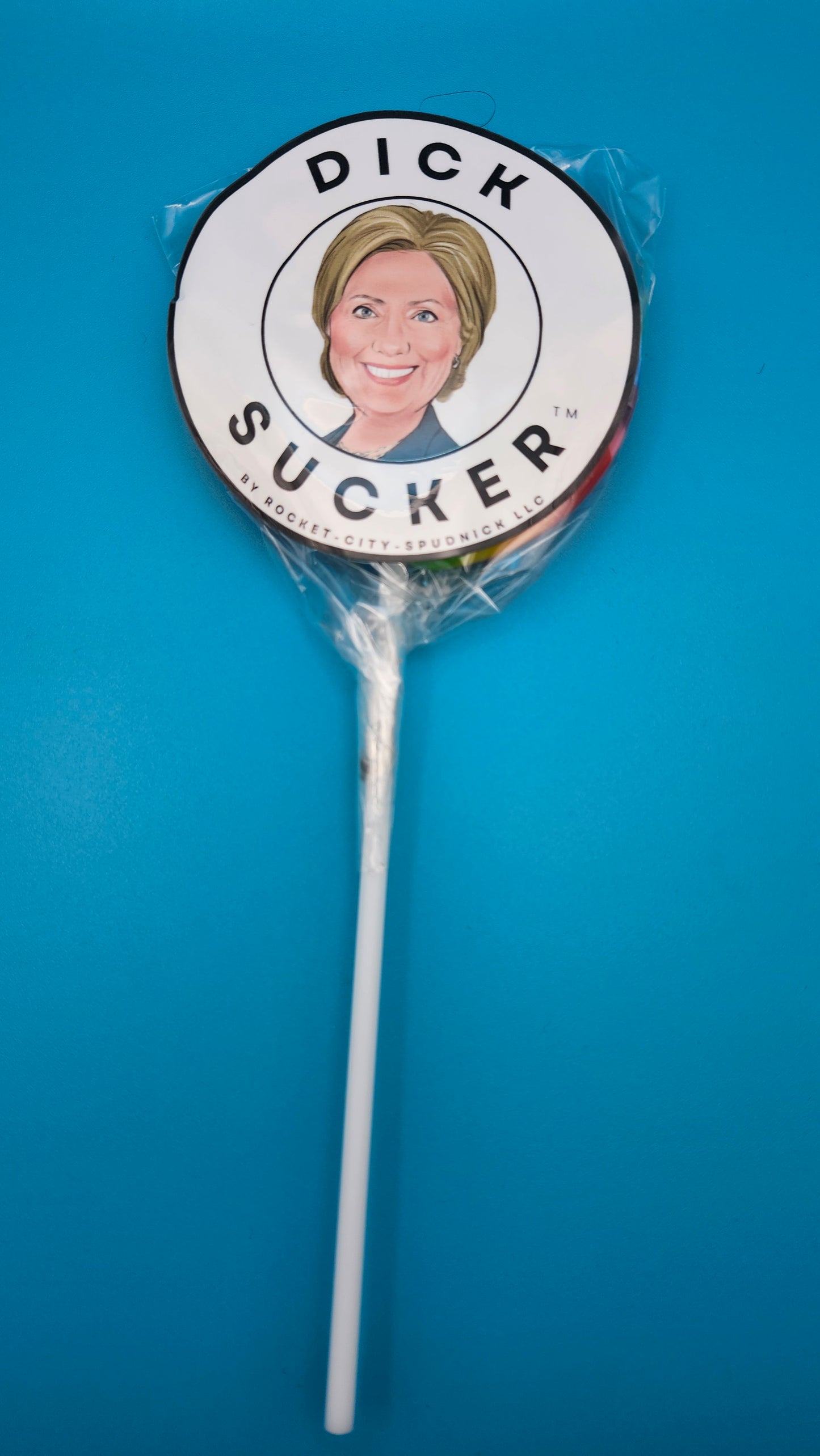 Hillary Sucker